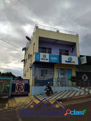 Vende-se prédio com ponto comercial localizado no Centro