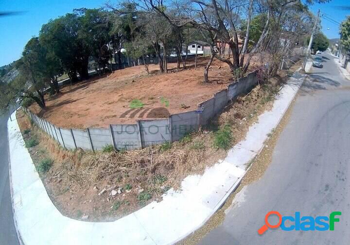 Terrenos á venda no bairro Jardim dos Pinheiros -