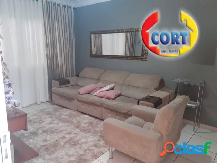 Casa geminada bem localizada para venda em Arujá!!!