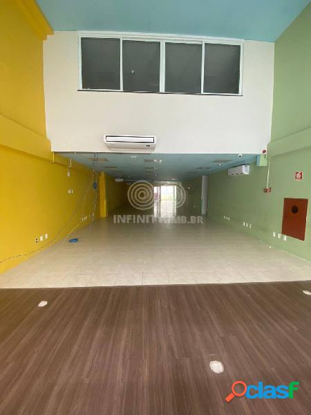 Prédio Comercial com 1300 m² em Moema, 4 pavimentos,