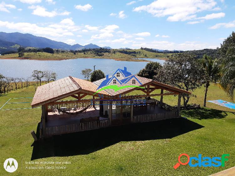 SITÍO COM ACESSO DIRETO PARA A REPRESA EM PIRACAIA