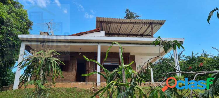 Chácara com 3 quartos, 299m², à venda em Campo Limpo