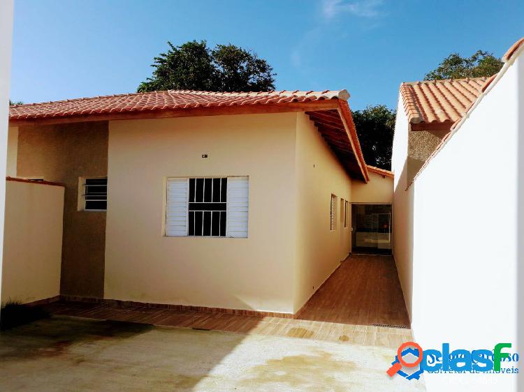 CASA NOVA-DIFERENCIADA- PISCINA-ÓTIMO ACABTO- LADO PRAIA-