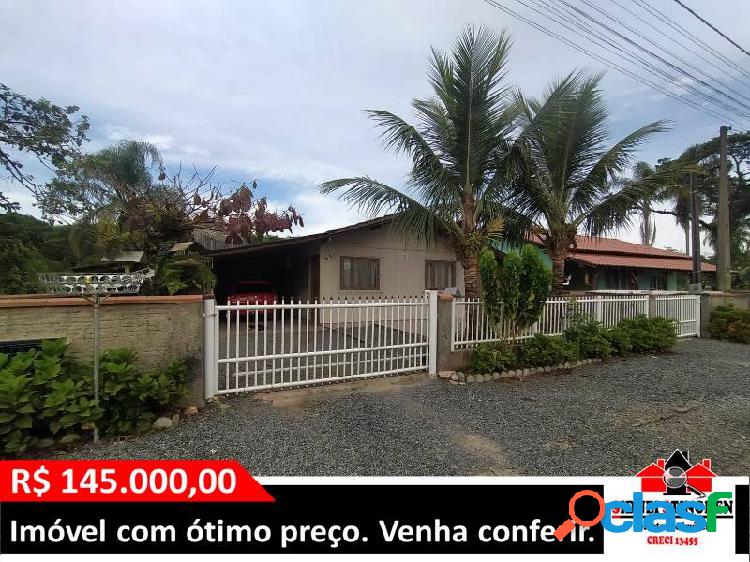 Casa mista, com 03 dormitórios, em Bal. Barra do Sul - SC.