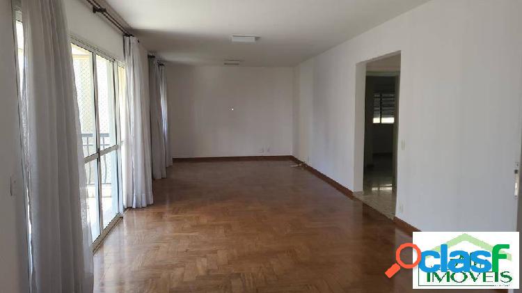 Apartamento com 3 dormitórios para alugar, 245 m² por R$