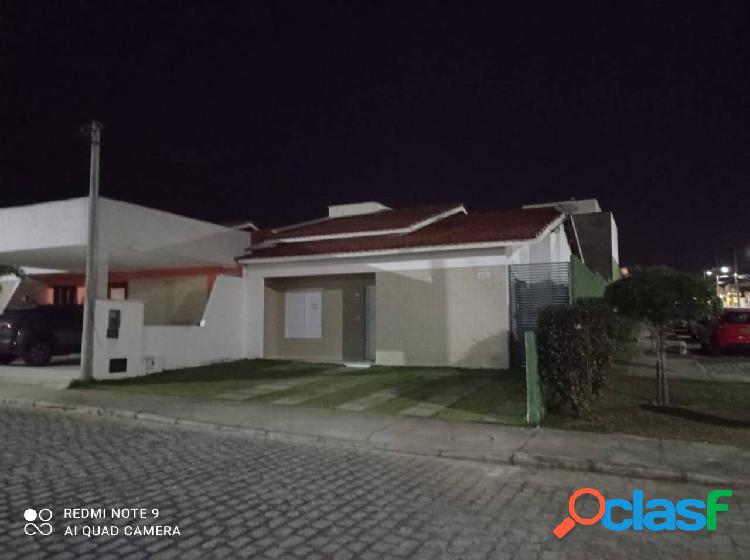 CASA 2 DORMITORIOS,UMA SUITE, CONDOMINIO ARBOL