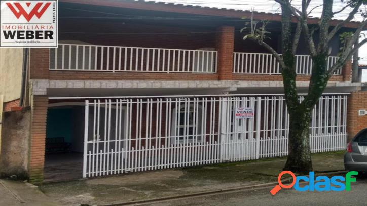 Casa 3 dorm, sendo 1 suite, 250 m² á venda R$ 320.000,00