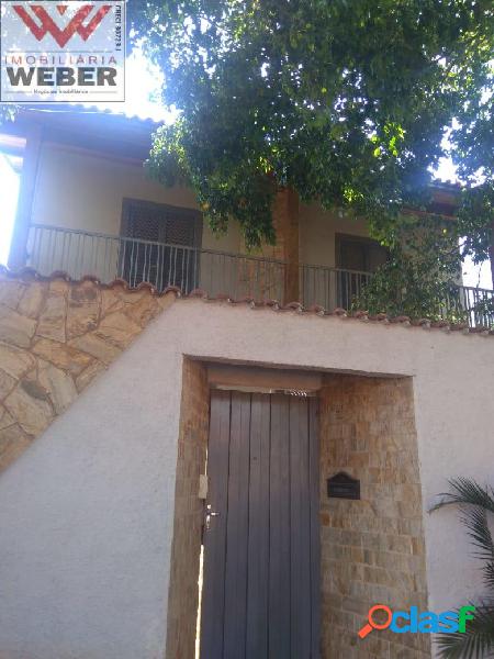 Casa 4 dorm, sendo 1 suíte, 480 m² á venda por 560.000,00