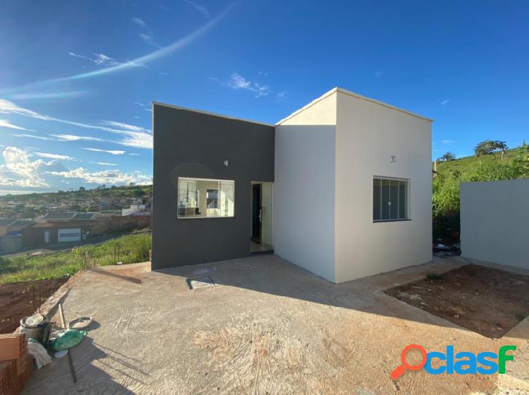 Casa com 2 quartos, 52m², à venda em Patos de Minas,