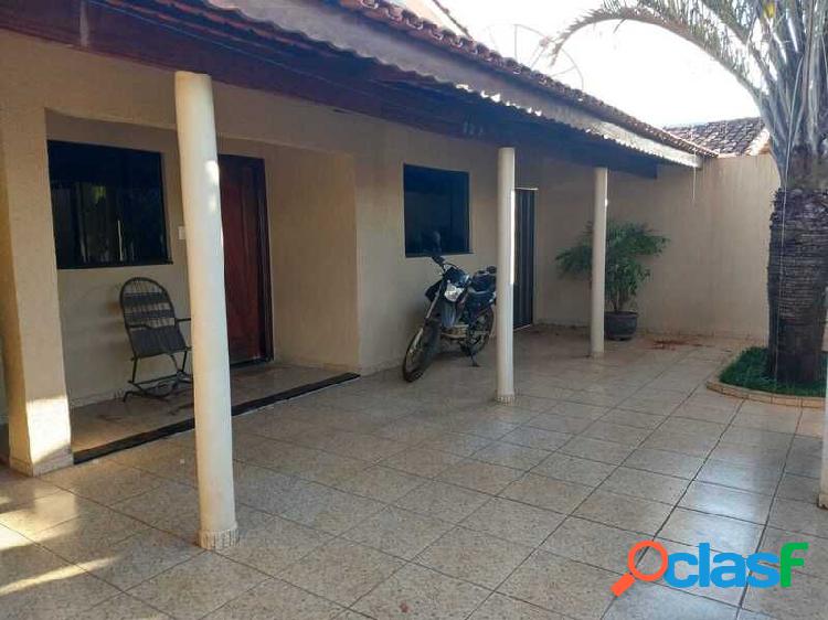 Casa com 4 quartos, 175m², à venda em Patos de Minas, Nova