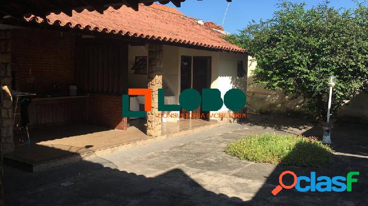 Casa com 4 quartos sendo 1 suíte no Pq Rosário