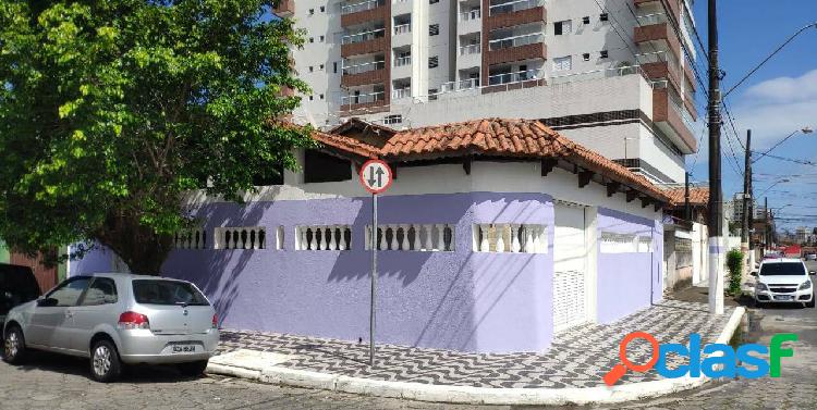 Casa térrea com piscina, 3 dormitórios - Guilhermina