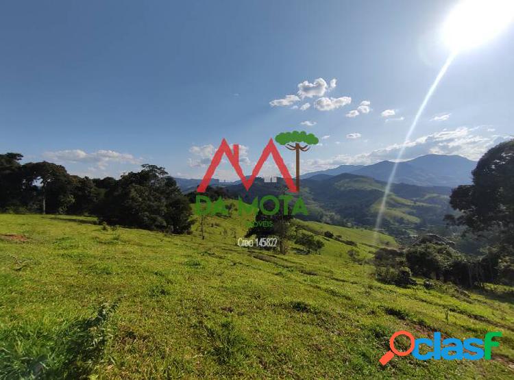 Fazenda próxima a Campos do Jordão com vista para Pedra do