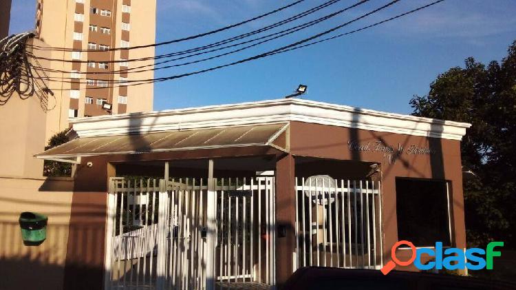 Apartamento com 3 dormitórios à venda, 63 m² por R$