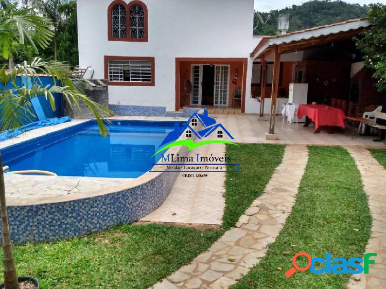 Casa com Piscina Oportunidade - Bairro do Portão