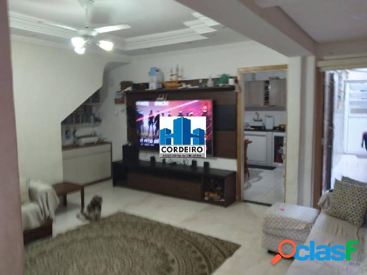 Casa de 03 Dormitórios em São Vicente