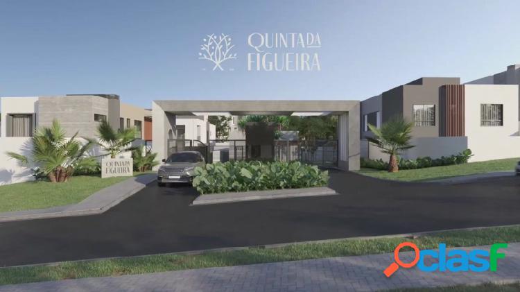 Casa de condomínio com 4 quartos, 310m², à venda em