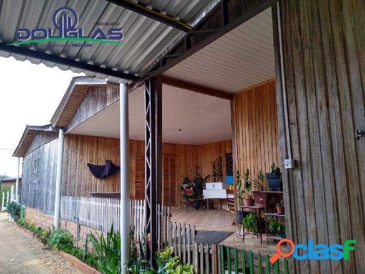 Casa fora de condomínio com ótimo acesso