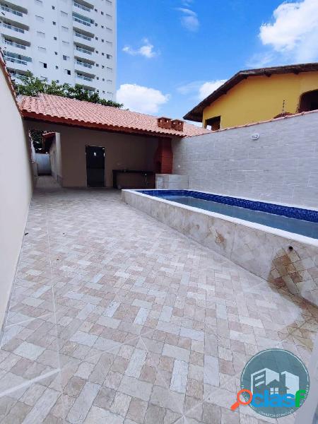 Casa nova com piscina