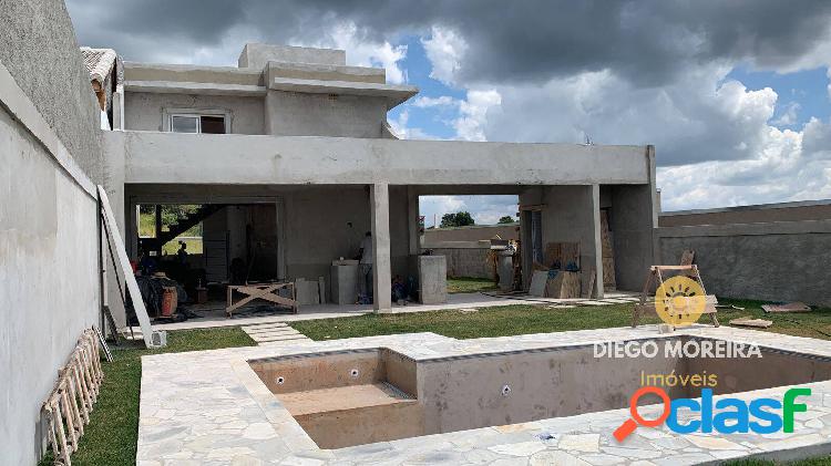 Casa à venda em Terra Preta com 3 dormitórios e piscina