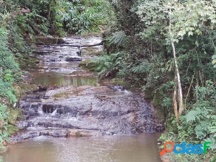 Chácara com 8800 m2 em Guaratinguetá SP.