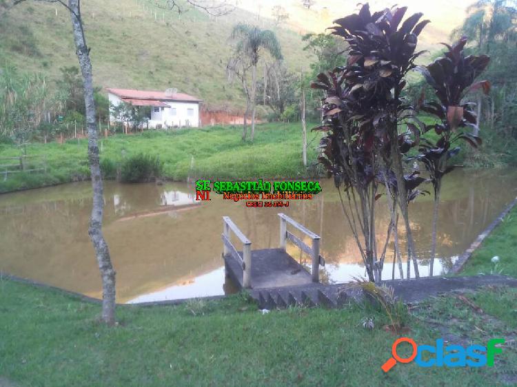 Linda chácara, com lago Zona Norte de São José dos Campos