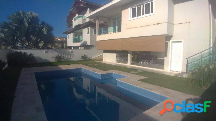 Sobrado com 4 suítes + piscina + sala Tv + escritório