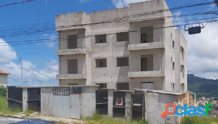 EXCELENTE APARTAMENTO NO MONTE VERDE