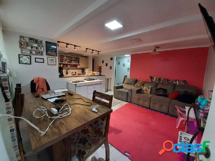 Apartamento com 3 dormitórios à venda, 60 m² por R$