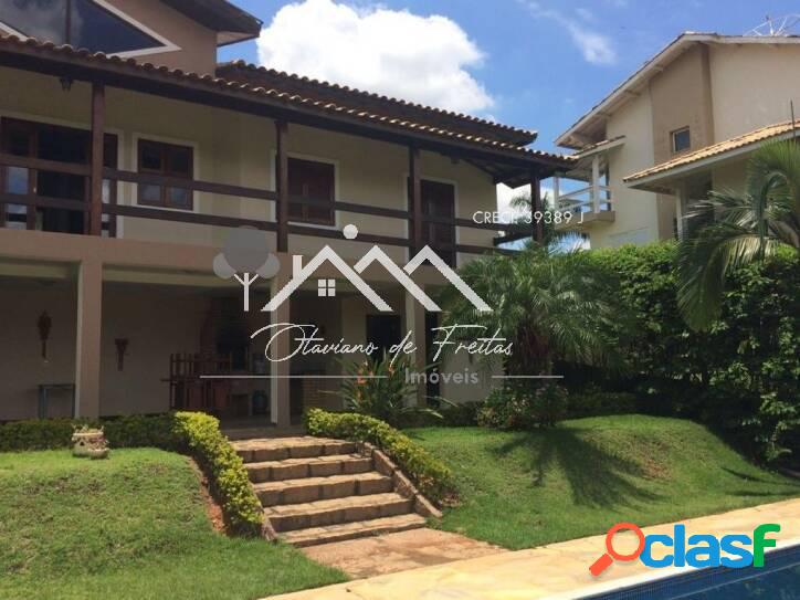 Bela casa com 3 dormitórios, sendo 01 suíte à venda, 317