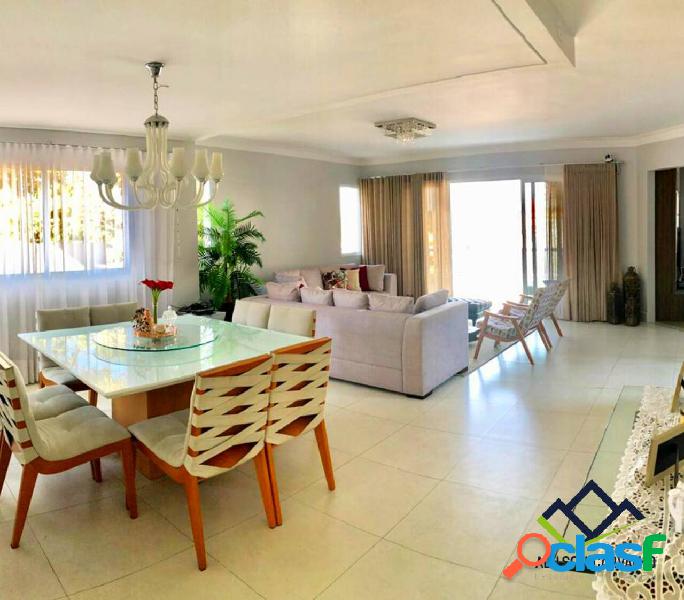 CASA COM 3 SUÍTES, PISCINA A VENDA - CONDOMÍNIO