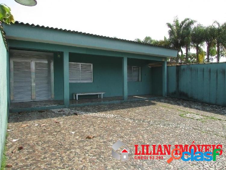 CASA GRANDE COM 4 DORMITÓRIOS ÓTIMA LOCALIZAÇÃO EM