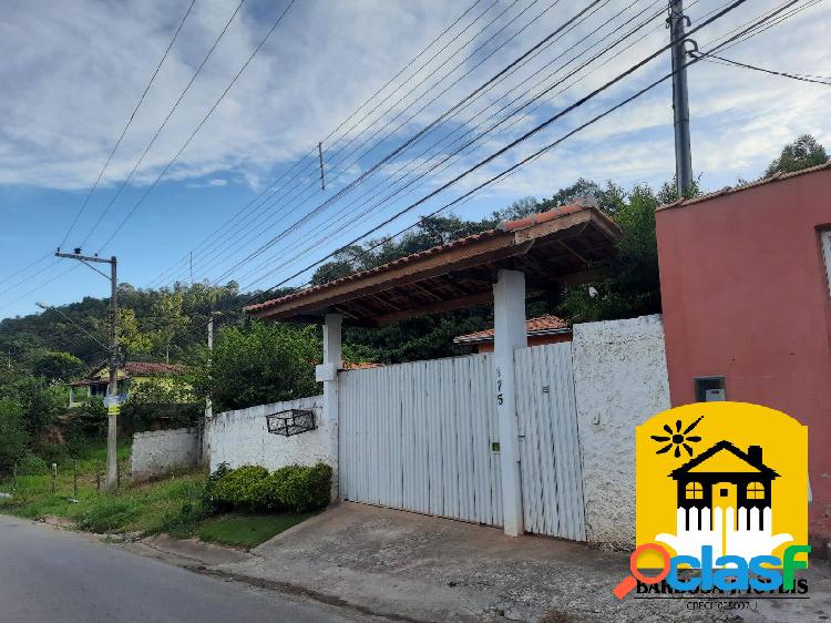 Casa com terreno de 300m².