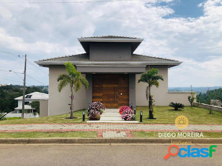 Casa à venda em condomínio com 4 suítes