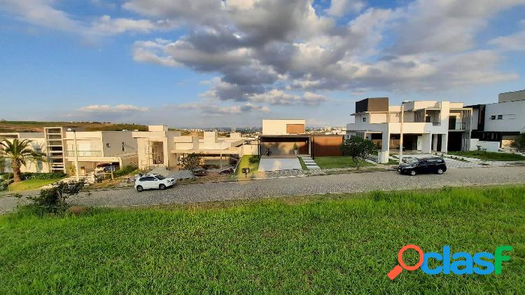 Terreno com 720m² / aclive