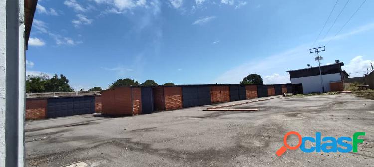 Terreno en Venta con 53 minidepósitos en Parque Agrinco,