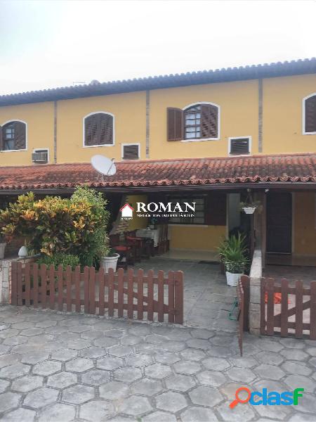 Ótima casa em condomínio