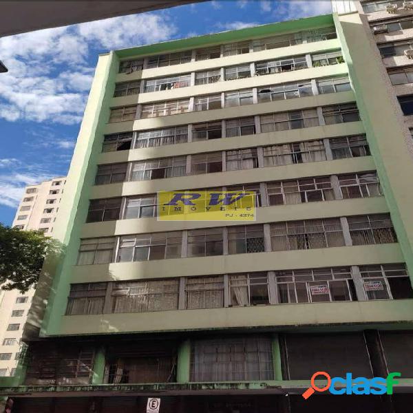 APARTAMENTO COM 03 QUARTOS NO CENTRO. OPORTUNIDADE!