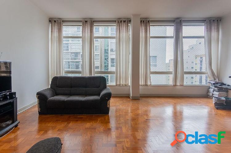 Apartamento com 3 quartos, 154m², à venda