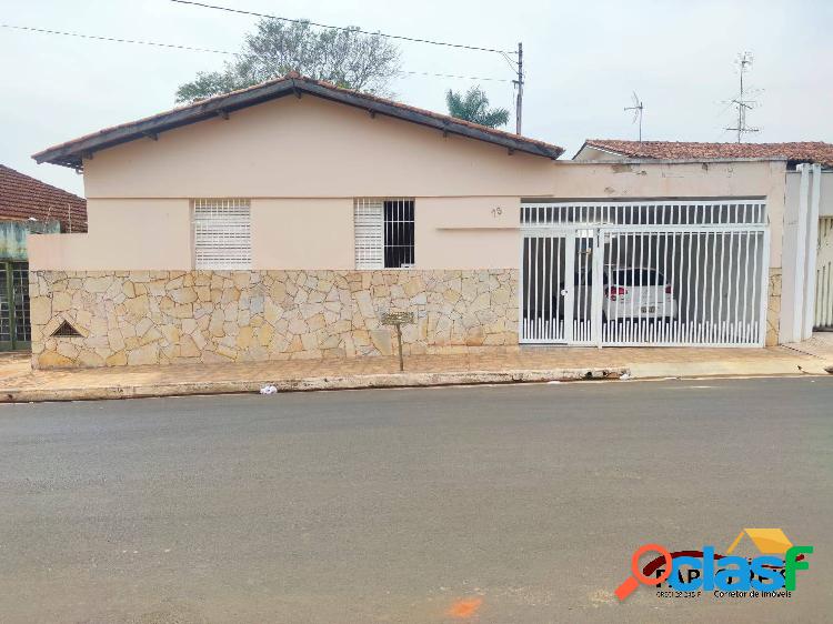 CASA RESIDENCIAL A VENDA - CENTRO