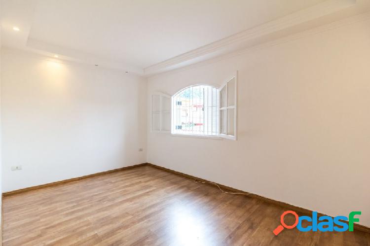 Casa com 3 quartos, 125m², à venda