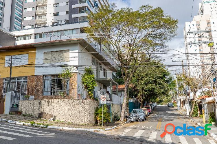 Casa com 3 quartos, 270m², à venda