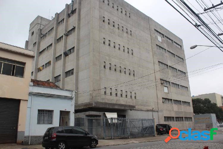 Aluga-se / Vende-se – Prédio Industrial / Escritórios -