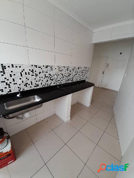 Apartamento REFORMADO 2 dorm. Próximo a 25 de março e