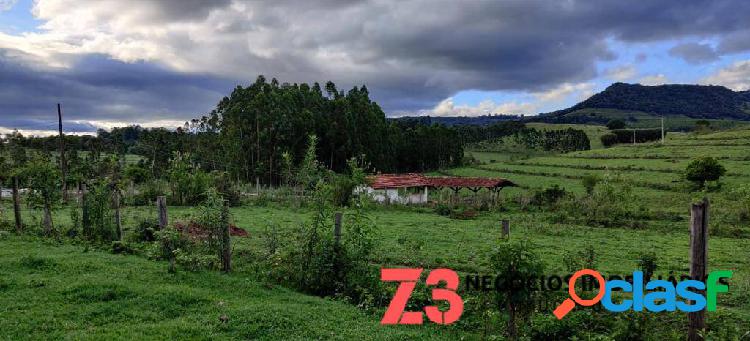 Sítio de 39 Alqueires na Região de Pardinho - SP