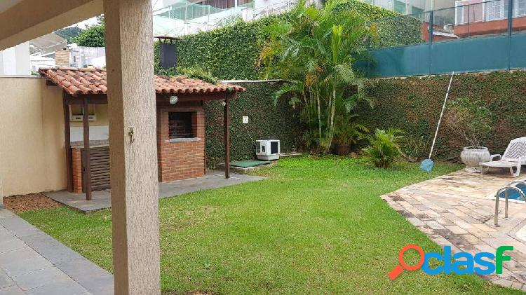 Casa com 4 dormitórios à venda, 252 m² por R$