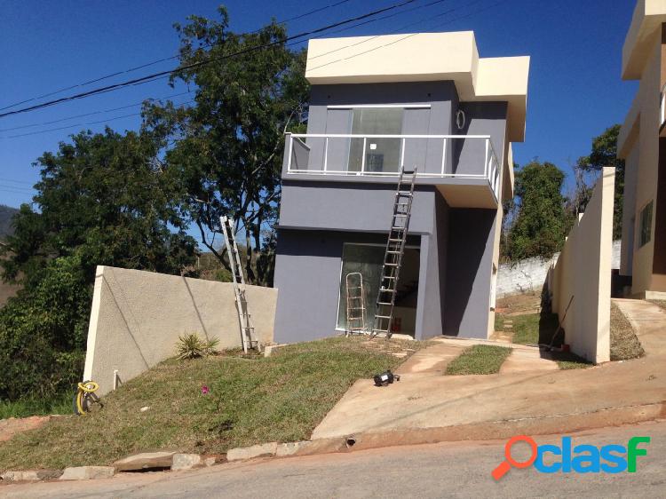 Casa de condomínio com 4 quartos, 130m², à venda em