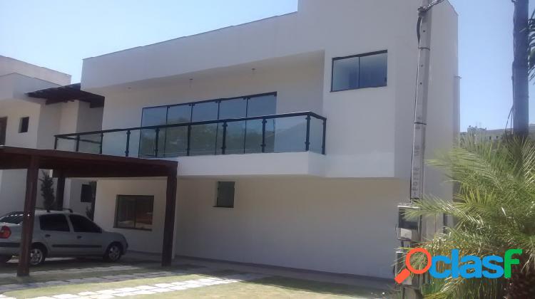 Casa de condomínio com 4 quartos, 380m², à venda em