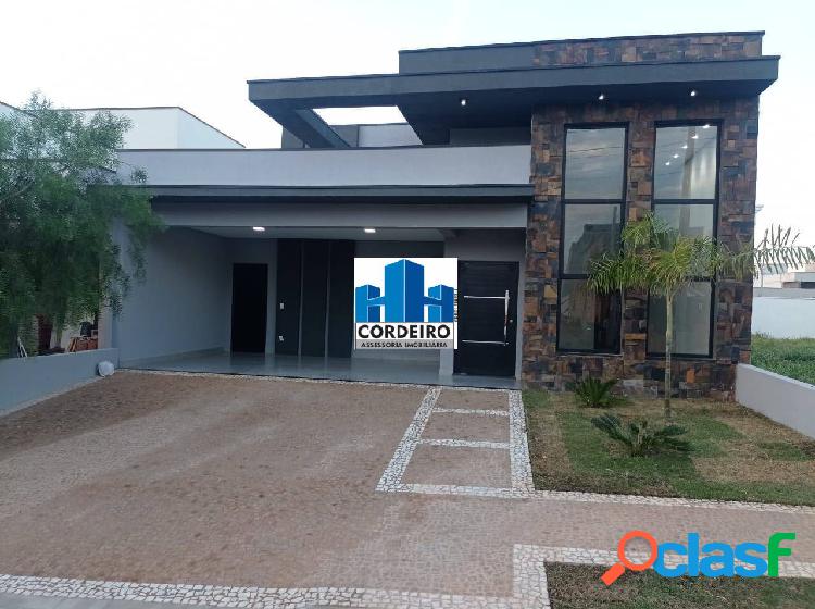 Casa em Condomínio Fechado de 03 Dormitórios em