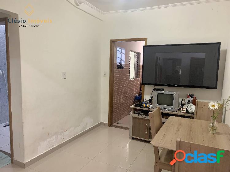 Apartamento 2 dormitórios com quintal, sala grande na Bela